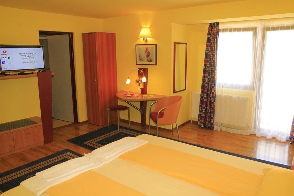 Pensiunea Blanca Reghin Room photo