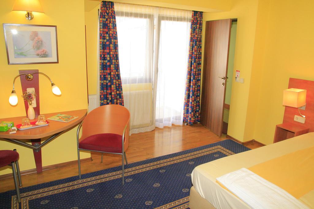 Pensiunea Blanca Reghin Room photo